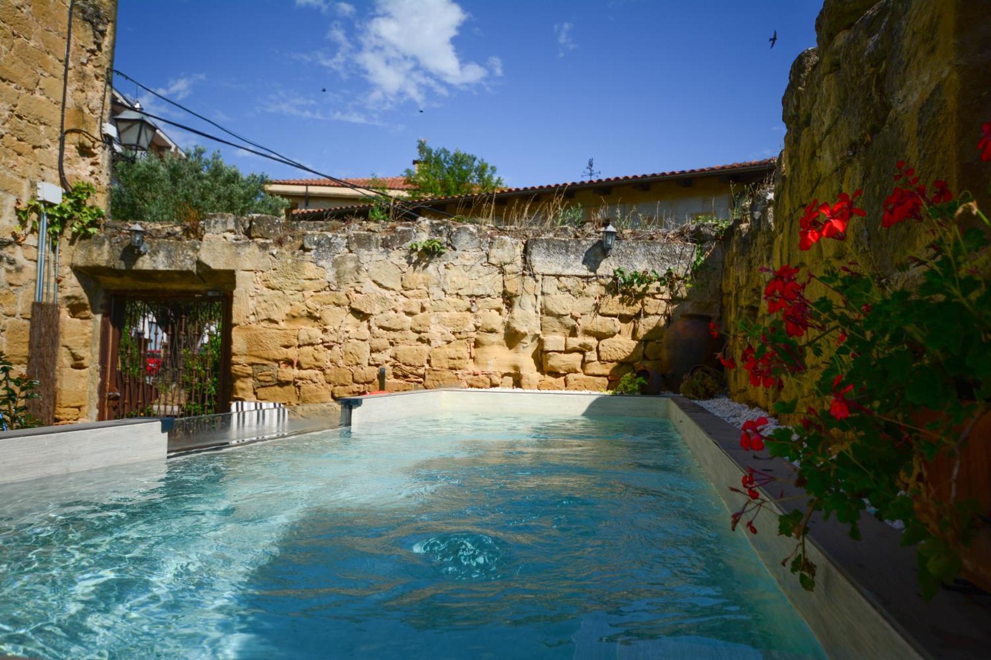 Hospederia Senorio De Brinas Hotel Exterior photo